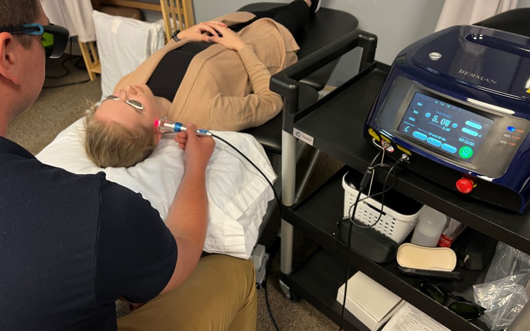 How Class IV Laser Therapy in Jacksonville, FL Supports Faster Healing and Pain Reduction